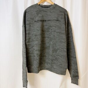 Alphalete Grey Camo Crew Sweatshirt Small